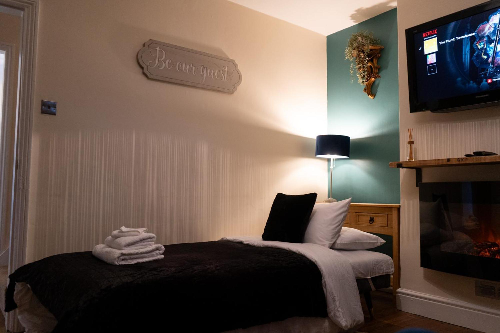 The Plumb Townhouse In Warwick Centreヴィラ エクステリア 写真