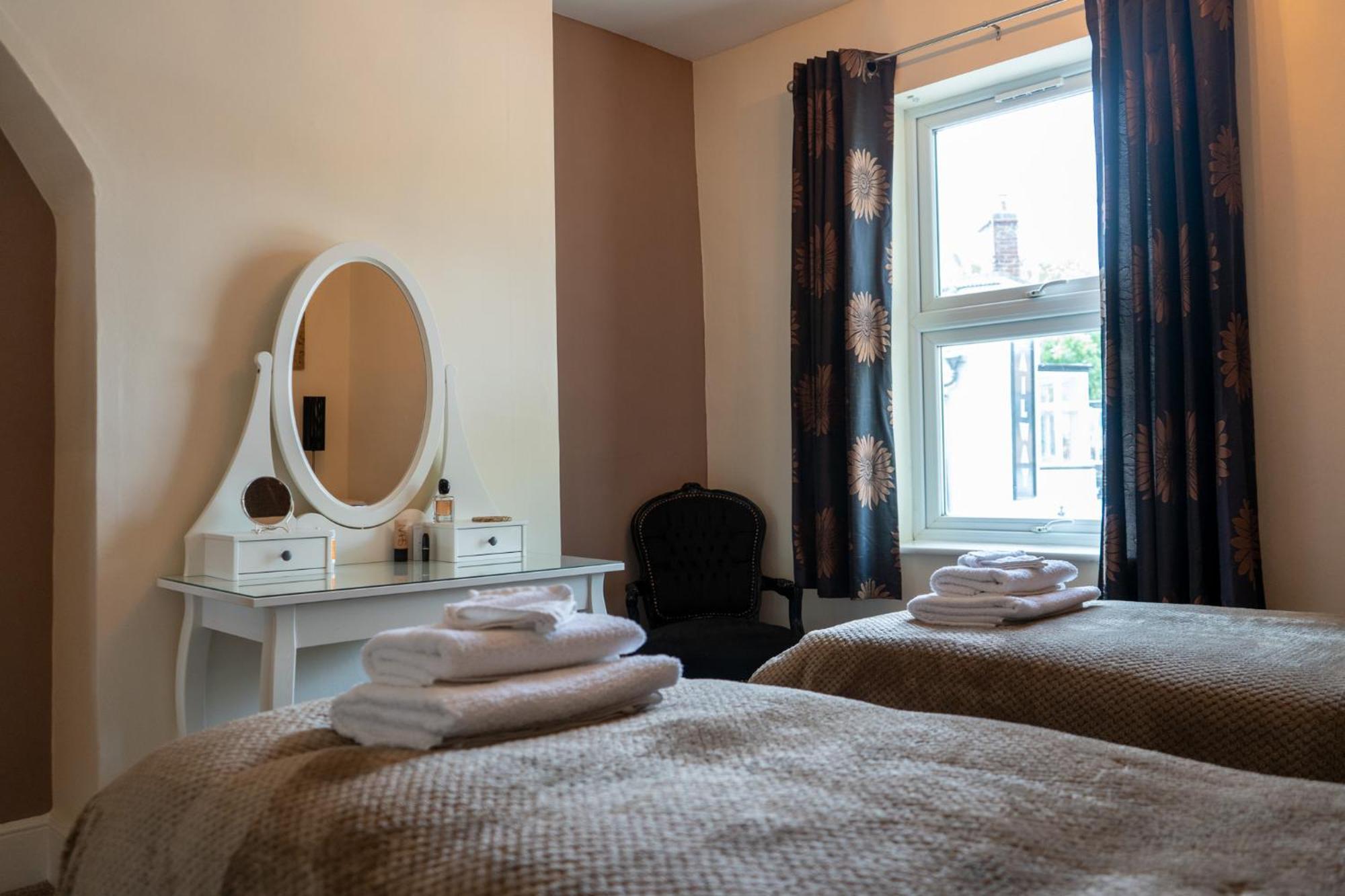 The Plumb Townhouse In Warwick Centreヴィラ エクステリア 写真